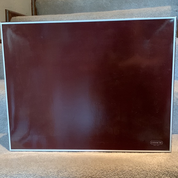 XL COACH leather logo handbag full of  pockets inside and out. LIKE BRAND NEW! - Picture 12 of 15